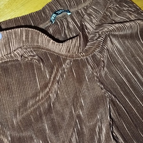 Zara velvet pleated pants size S like new, burgundy brown