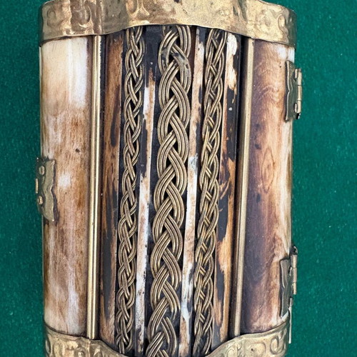 Jewelry box camel bone with brass details like new, velvet interior
