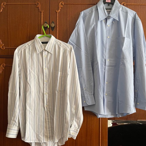 Men's dress shirts size L, set of 2, 1 new and 1 used