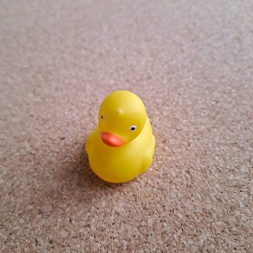 Yellow small duck like new, plastic toy