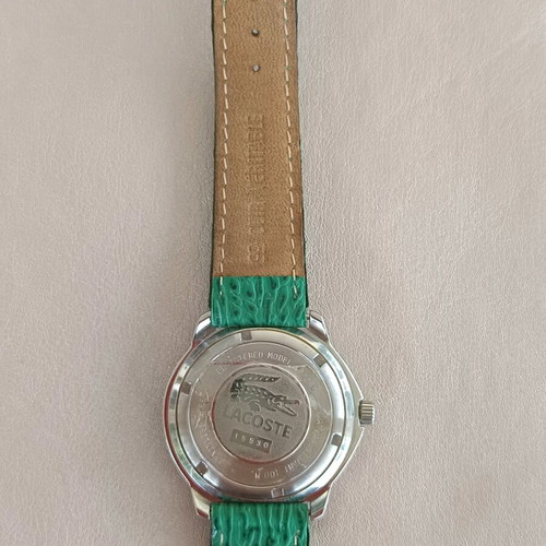 Quartz wristwatch used