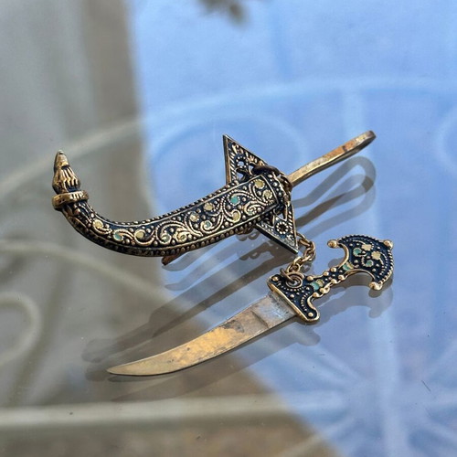 Vintage Toledo Tie Clip with Sword Miniature Damascene used