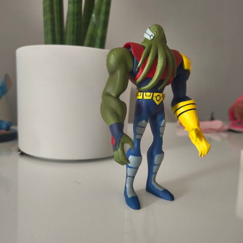 Ben 10 miniature new