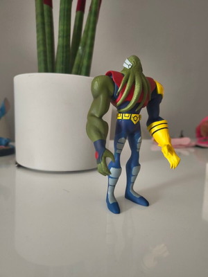 Ben 10 miniature new