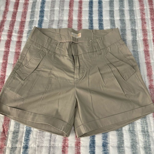 Stylish Pull & Bear Shorts Size 36 – Beige