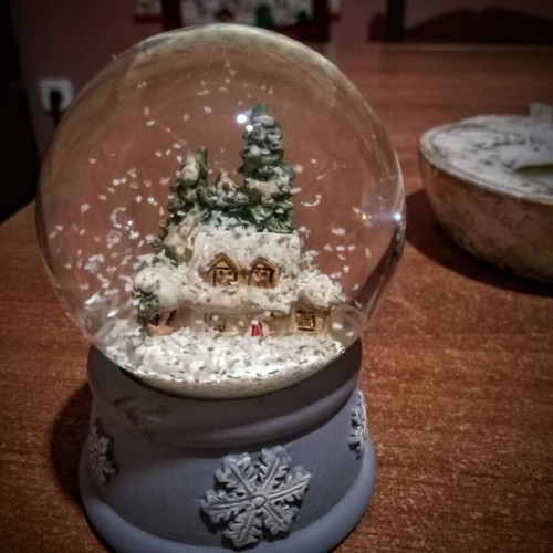 Christmas decoration set with snow globe and snowman new