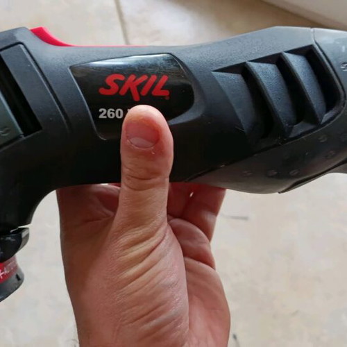 Skil angle grinder like new with vacuum adapter