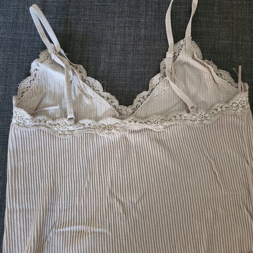 Stradivarius lilac crop top large like new with lace details