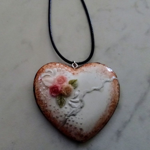 Handmade heart necklace new with painted roses