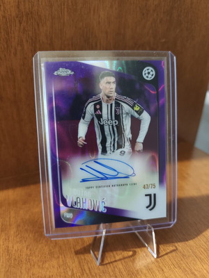 Topps Chrome Dusan Vlahovic Juventus Auto Autograph Purple Refractor Numbered 47/75 Serbia like new