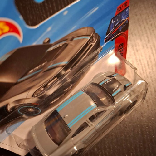 '20 Dodge Charger Hellcat Hot Wheels new, mint in box