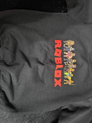 Roblox sweatshirt for fans, size 12