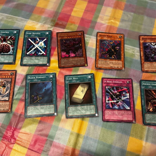 Yu-Gi-Oh cards like new, pack of 10