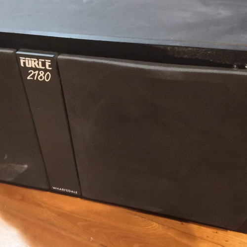 Force 2180 floor speakers like new, set of 2