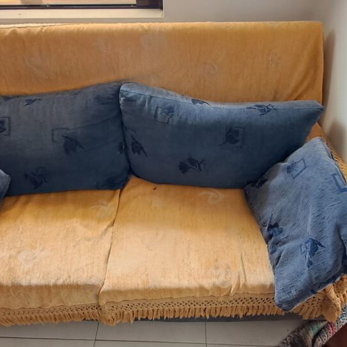 Two-seater and three-seater sofa used with cushions