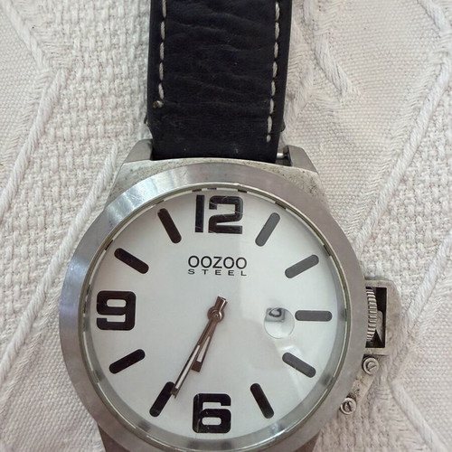 Oozoo watch with strap in like new condition