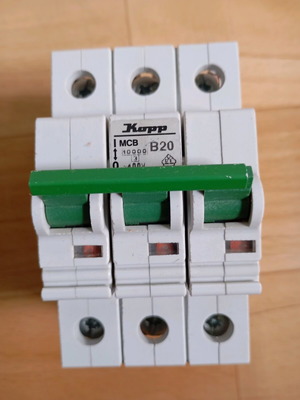 Breaker B20 μεταχειρισμένο σε καλή λειτουργική κατάσταση