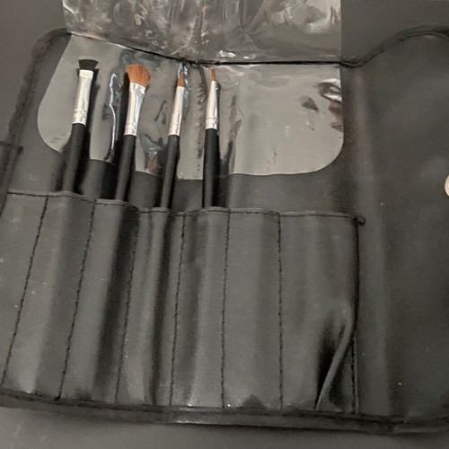 Max Factor leather case with brushes like new