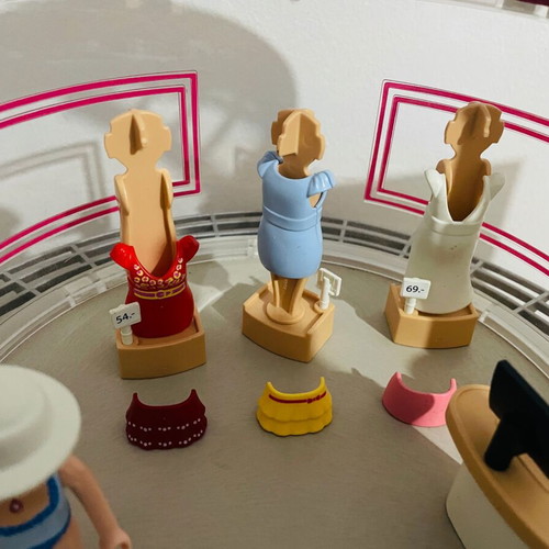 Playmobil 5485 City Life Shopping Mall used with elevator and figures