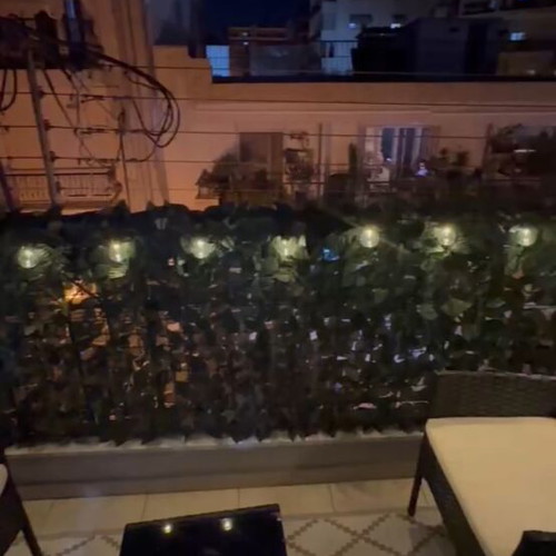 Artificial Leaf Fence like new, 4 pieces, adjustable sizes