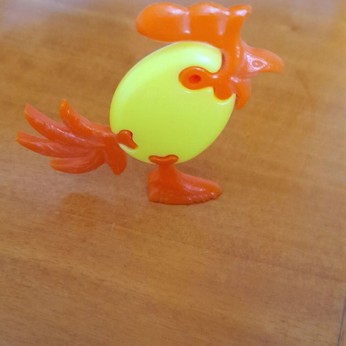 Kinder Surprise collectible rooster figure 1997 like new