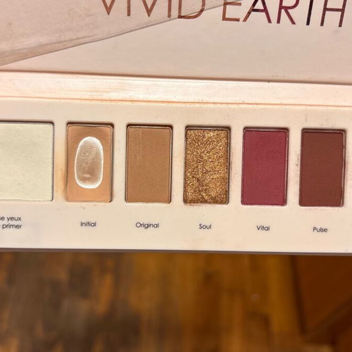 Sephora Vivid Earth Eyeshadow Palette used, earthy tones