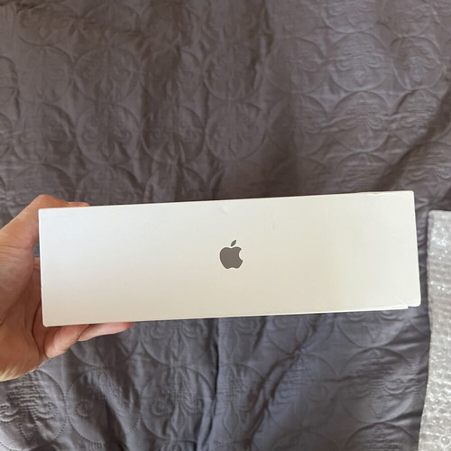MacBook Air 13 2019 box like new