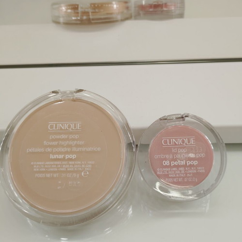 Clinique makeup set new with highlighter Lunar Pop and Lid Pop