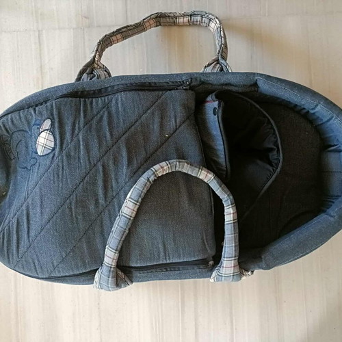 Baby Carrying Basket like new, practical and comfortable