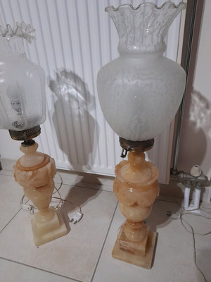Alabaster vintage lamps set of 2 in excellent condition
