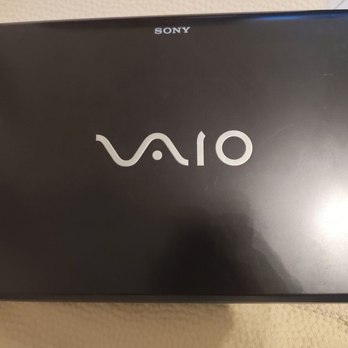 Sony VAIO 16.4" laptop PCG-81112M Intel Core i7 8GB RAM Windows 7