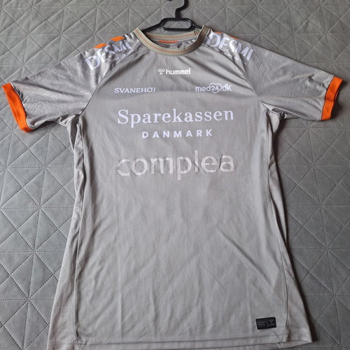 Hummel Aalborg Håndbold Magnus Munk #25 Jersey like new with autograph