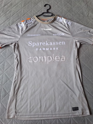 Hummel Aalborg Håndbold Magnus Munk #25 Jersey like new with autograph