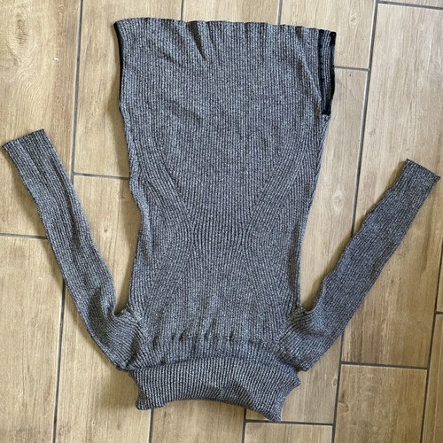 Pullover gray sweater used with minor wear, size XS