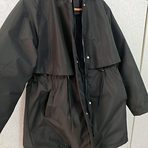 Women's jacket XL used, black with hood and drawstring