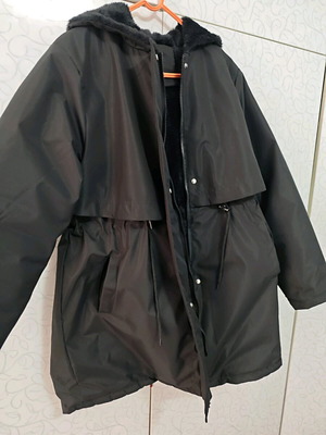 Women's jacket XL used, black with hood and drawstring