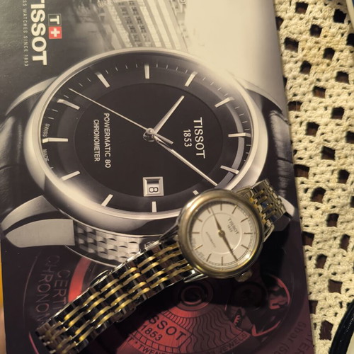 Tissot women's watch like new with sapphire crystal