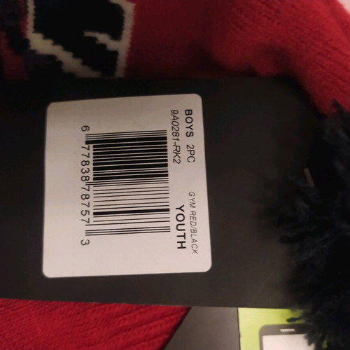 Jordan hat and gloves new with tags, for ages 4 to 6, red