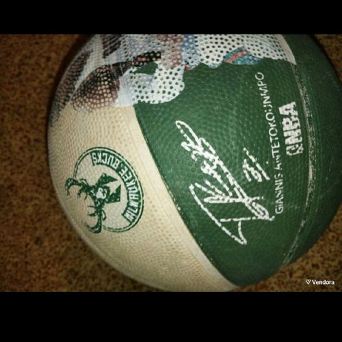 Giannis Antetokounmpo basketball used like new with photo and signature