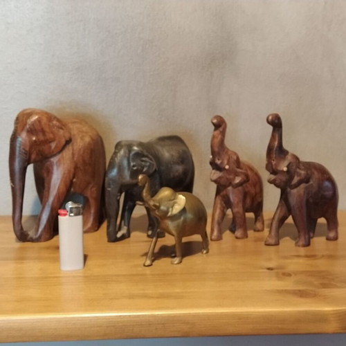 Elephants used, pack of 7, 6 wooden and 1 brass