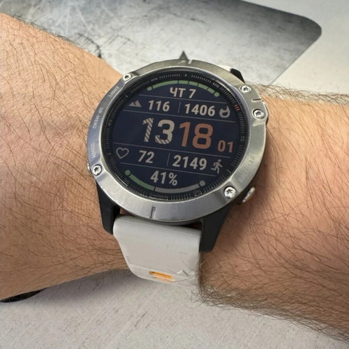 Garmin fenix 6 smartwatch with 3 extra bands