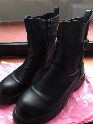 Migato women's black ankle boots like new, size 40