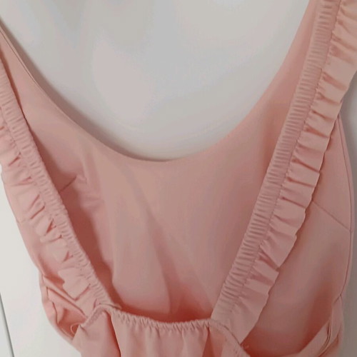 Pink backless bodysuit like new with cups size M