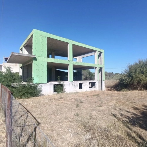 Μονοκατοικία 250 τ.μ. σε μπετά σε οικόπεδο 395 τ.μ. στην Κόρινθο