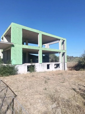 Μονοκατοικία 250 τ.μ. σε μπετά σε οικόπεδο 395 τ.μ. στην Κόρινθο