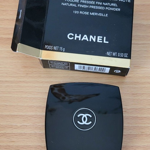 Chanel Poudre Universelle Compacte new, shade 120 Rose Merveille