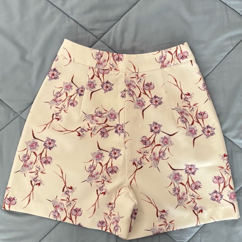 Mind Matter shorts like new, size XXS, white multicolor
