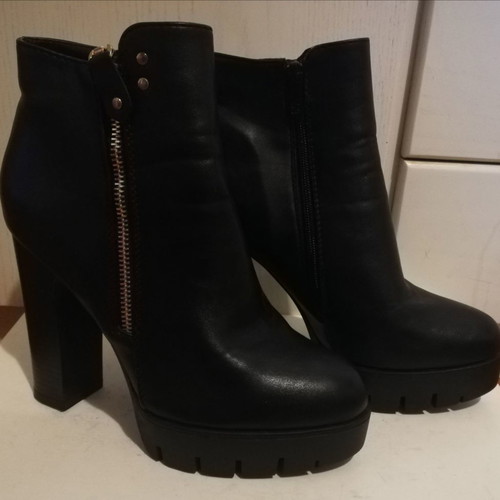 Booties size 39 with thick high heel and lug sole, worn once
