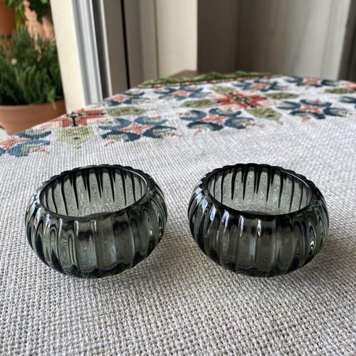 Glass candle holders set with 2 tealights like new