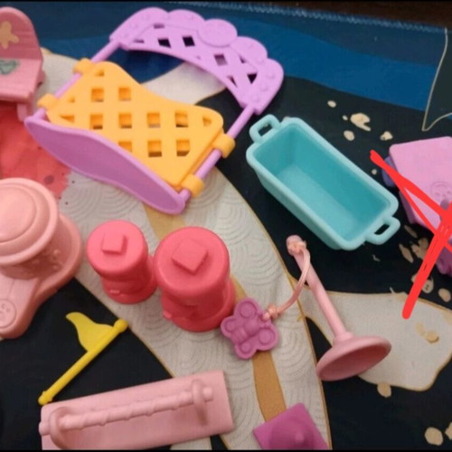 Littlest Pet Shop plastic toys difference